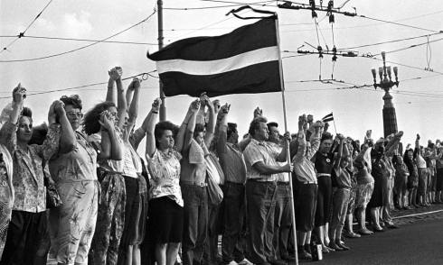  Transición. 'Revolución cantada' Letonia 1991.